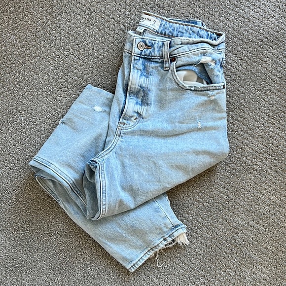 Abercrombie distressed Curve Love Jeans - Picture 2 of 6